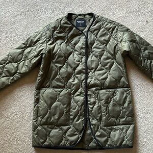 Everlane Quilted Liner in Kalamata with Black Trim